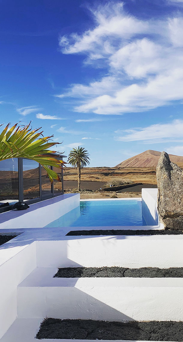 Piscine à débordement à Lanzarote.